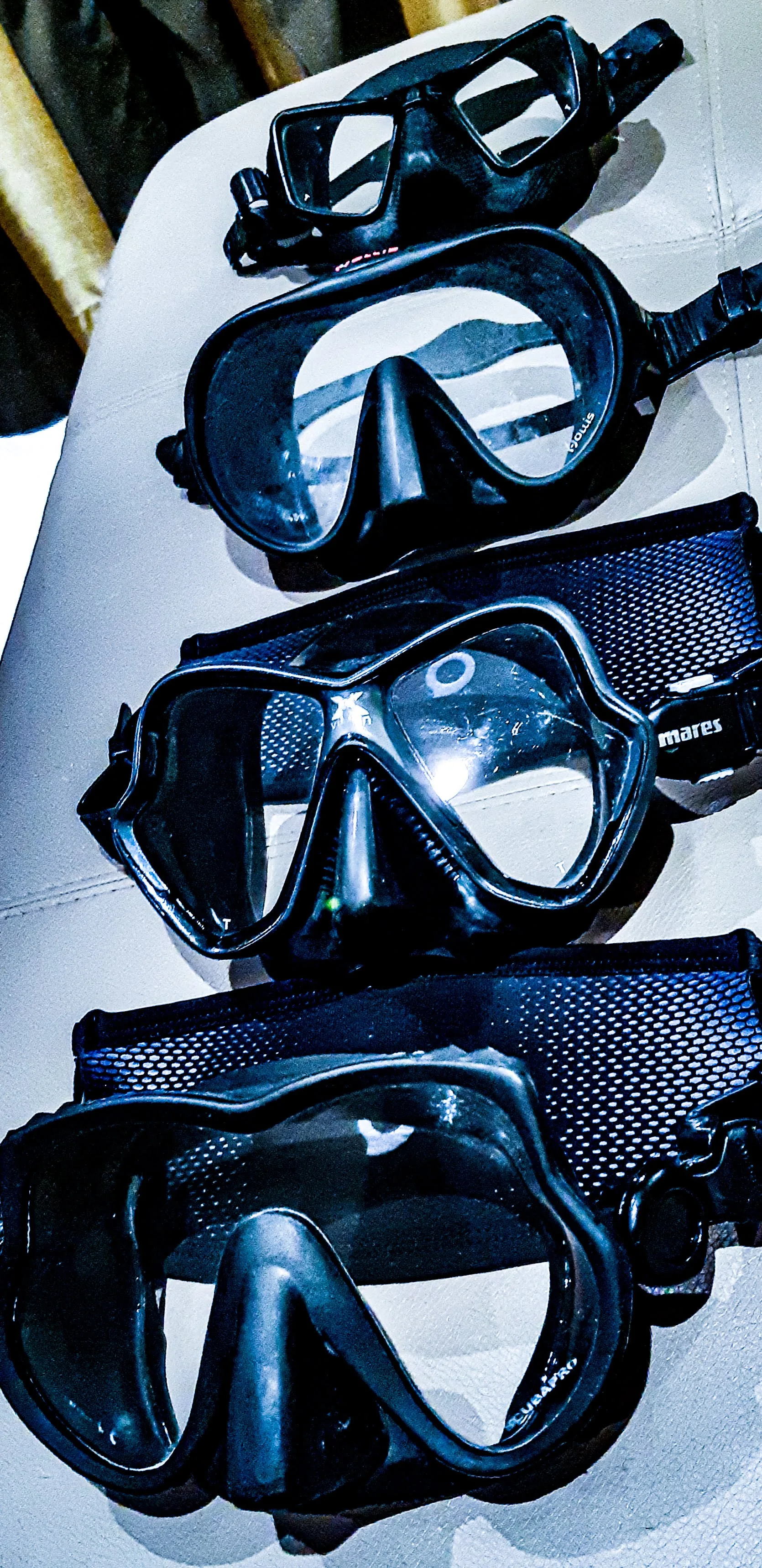 Defog the Scuba diving mask