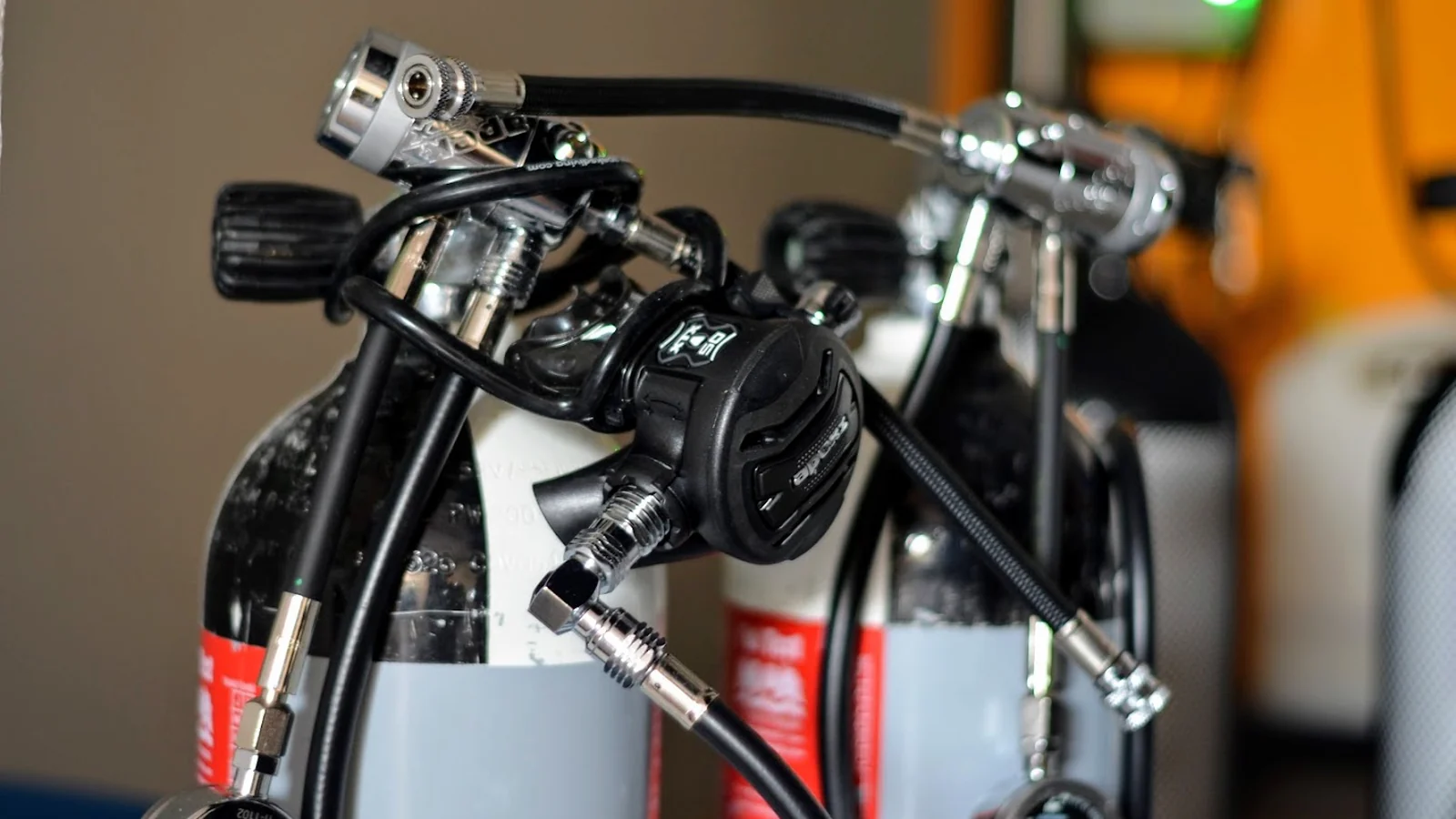 How I Route My Sidemount Regulators