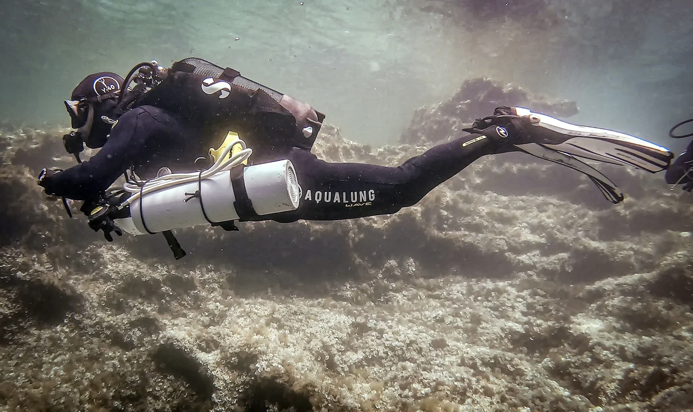 A streamlined sidemount configuration in real use underwater.