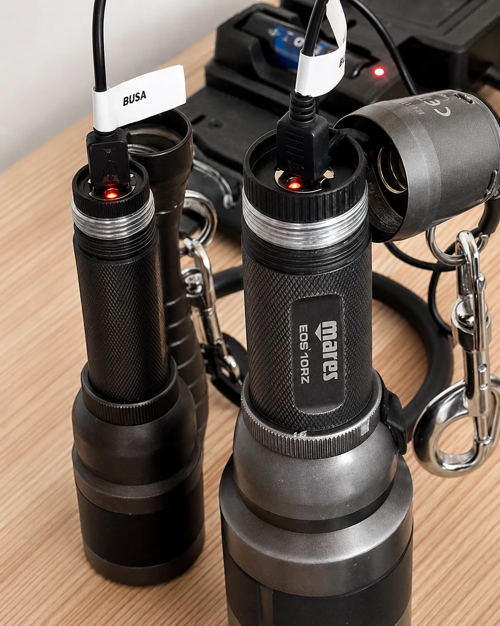 From Freedom to Rules: The Use of Torches in Technical Diving